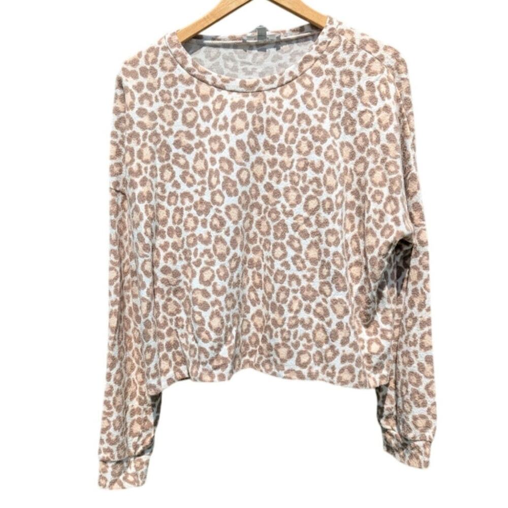 Cozy comfortable soft long sleeve leopard print shirt L neutral colors women